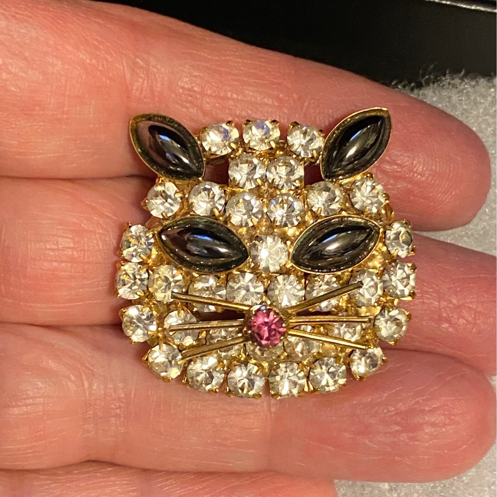 Vintage Cat Face‎ Rhinestone Pin
